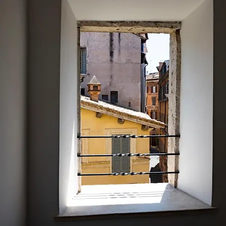 Domus In Lauro Daire