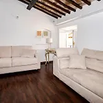 Apartment Domus In Lauro
