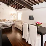 Apartment Domus In Lauro